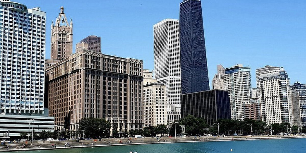 Chicago First-Time Travel Guide: Top Tips & Sights